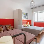 1 Bedroom Lovely In Апартаменти